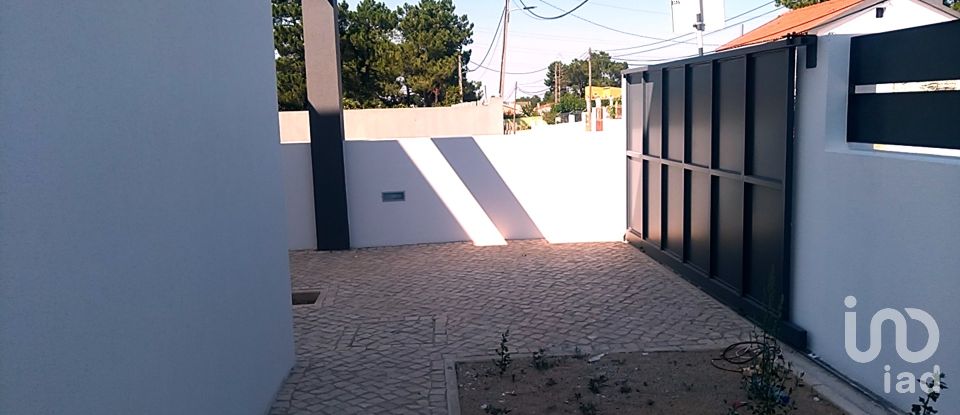 House T4 in Fernão Ferro of 285 m²