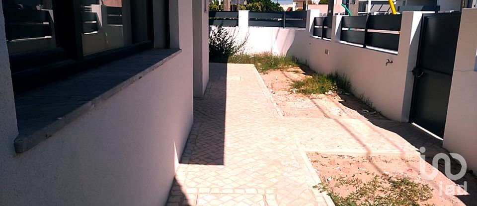 House T4 in Fernão Ferro of 285 m²