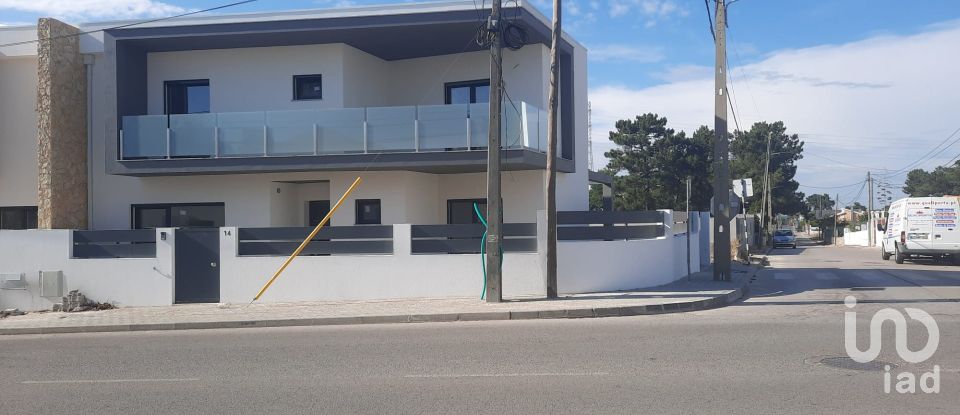 House T4 in Fernão Ferro of 285 m²