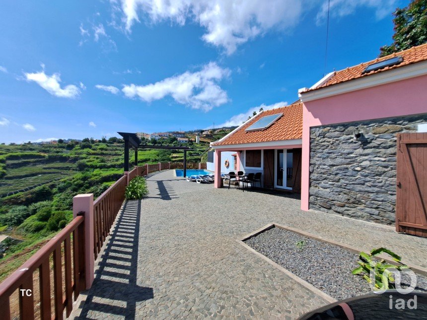 Lodge T2 in Calheta of 286 m²