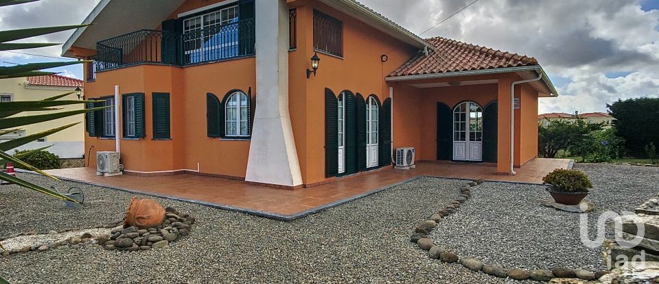 House T5 in Lourinhã e Atalaia of 240 m²