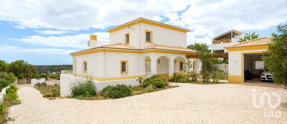 Casa / Villa T3 em Alcantarilha e Pêra de 266 m²