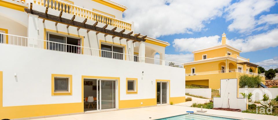 Casa / Villa T3 em Alcantarilha e Pêra de 266 m²