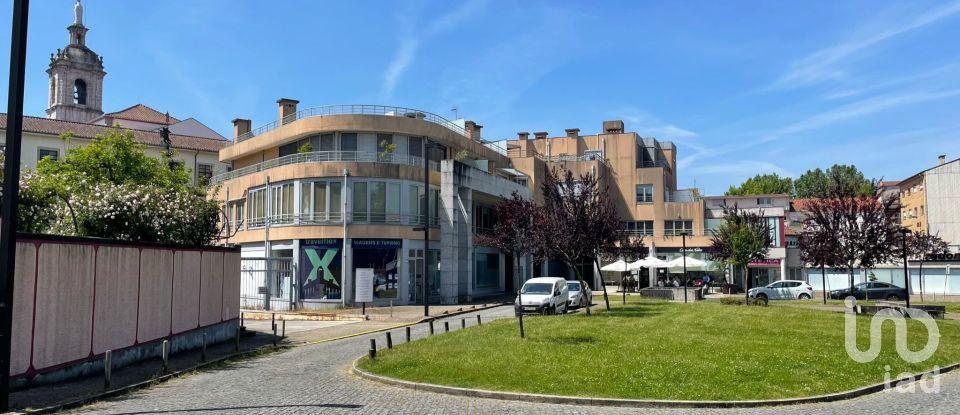 Loja / Estabelecimento Comercial em Braga (São Vicente) de 70 m²