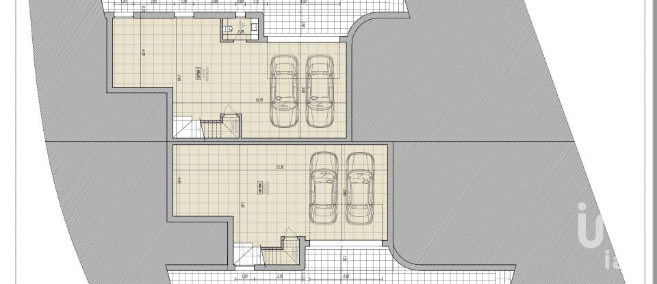 Habitação T4 em Carvoeira de 308 m²