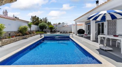 Maison traditionnelle T4 à Lagoa e Carvoeiro de 221 m²