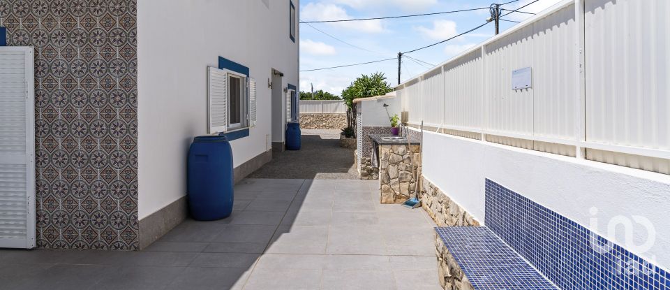 Casa tradicional T4 em Lagoa e Carvoeiro de 221 m²