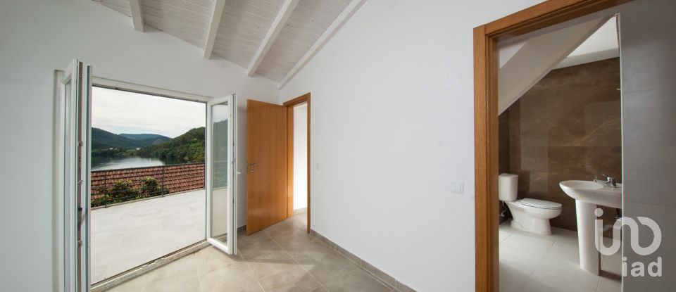 Casa de aldeia T3 em Campelo de 230 m²