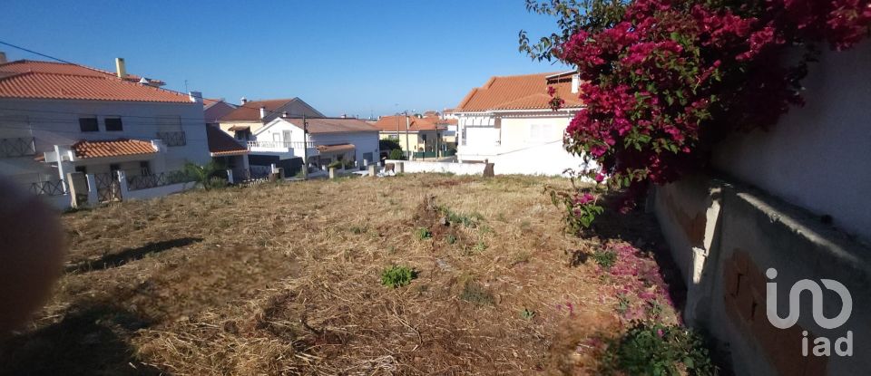 Terrain à Charneca De Caparica E Sobreda de 317 m²