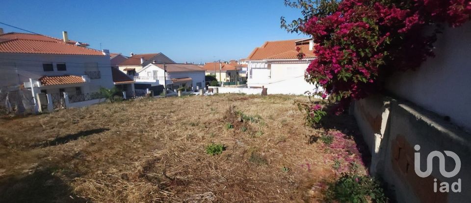 Terrain à Charneca De Caparica E Sobreda de 317 m²