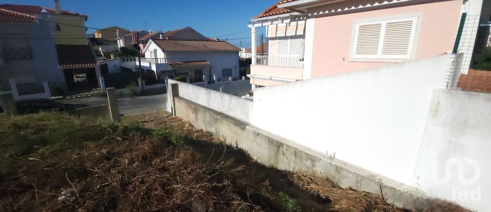 Terrain à Charneca De Caparica E Sobreda de 317 m²