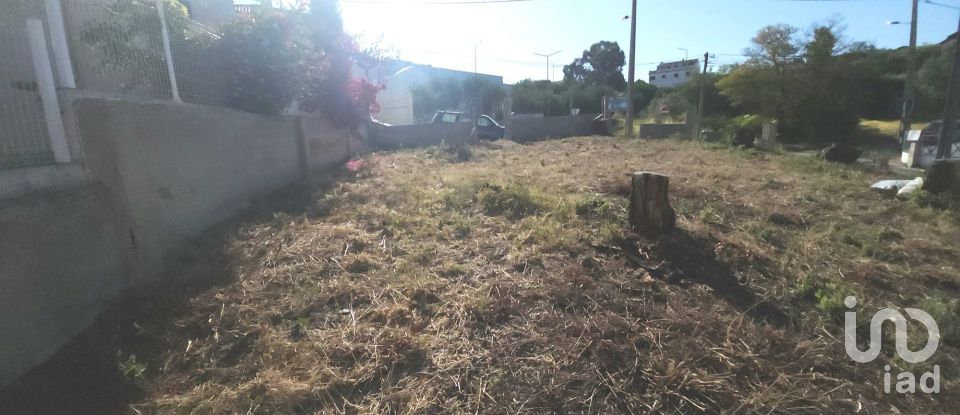 Terrain à Charneca De Caparica E Sobreda de 317 m²