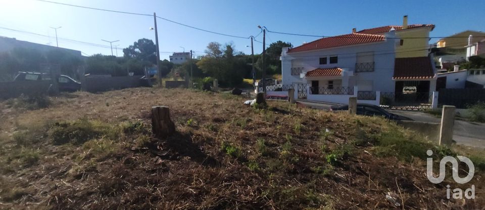 Terrain à Charneca De Caparica E Sobreda de 317 m²