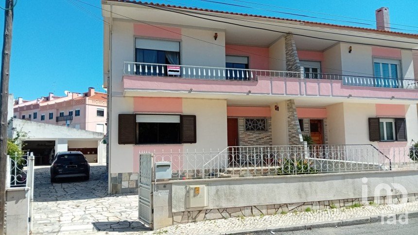 Casa / Villa T5 em Algueirão-Mem Martins de 258 m²