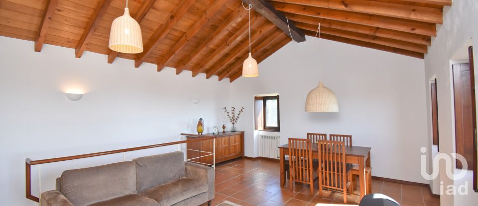 Maison de village T4 à Vila Nova de 206 m²