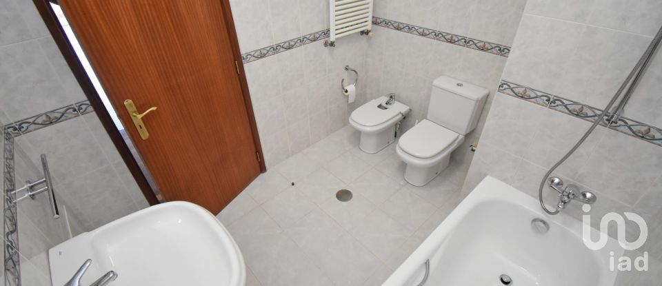 Apartamento T2 em Miranda do Corvo de 143 m²