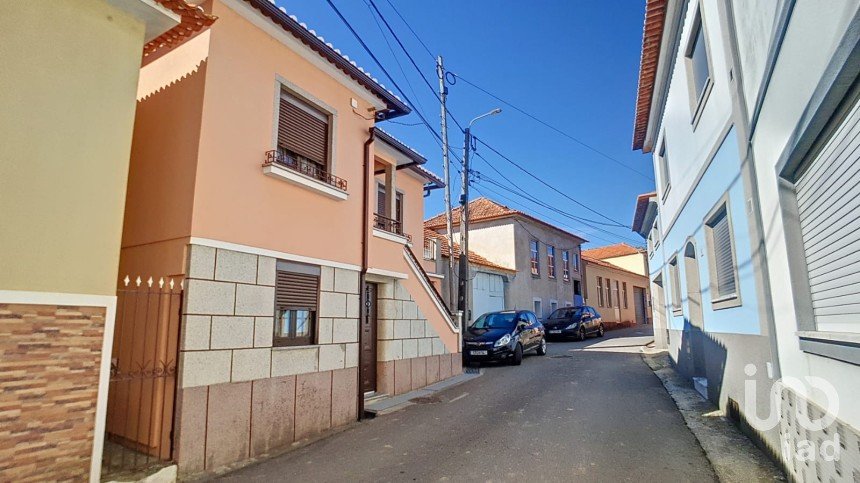 Casa tradicional T6 em Salreu de 134 m²