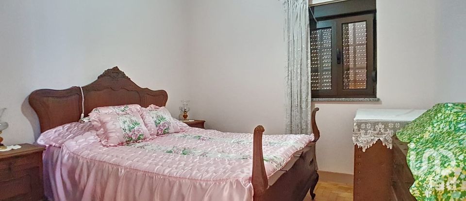 Casa tradicional T6 em Salreu de 134 m²