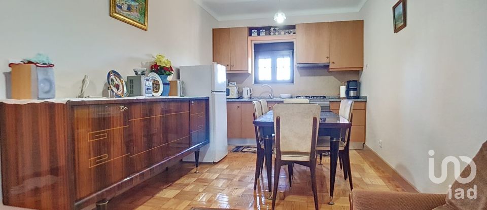 Casa tradicional T6 em Salreu de 134 m²