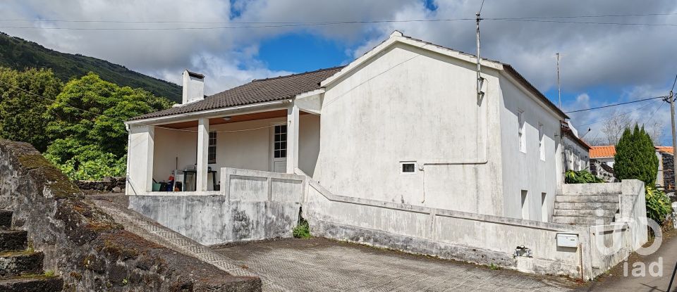 Gîte T3 à Ribeiras de 181 m²