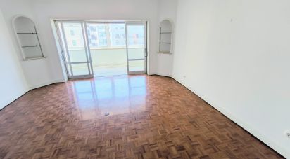 Apartment T4 in Avenidas Novas of 225 m²