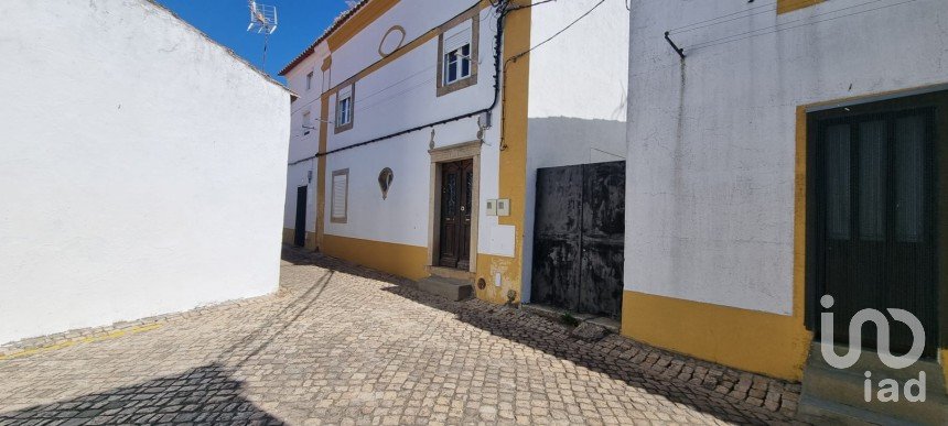 Casa tradicional T6 em Nossa Senhora da Graça de Póvoa e Meadas de 216 m²