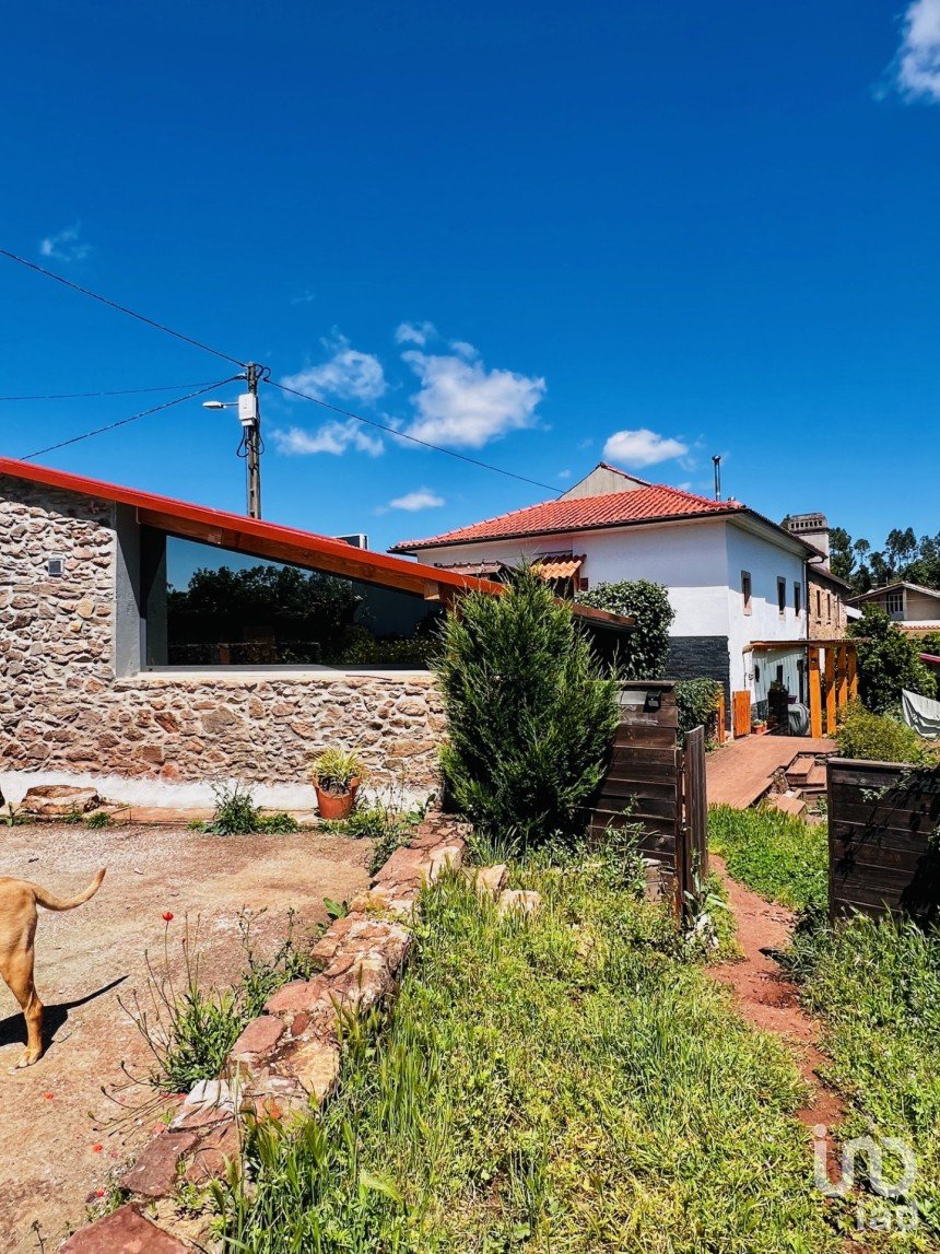 Lodge T6 in Alvaiázere of 533 m²
