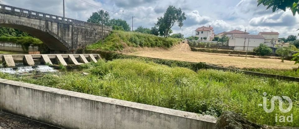 Terrain à Vila Cortês da Serra de 2 716 m²