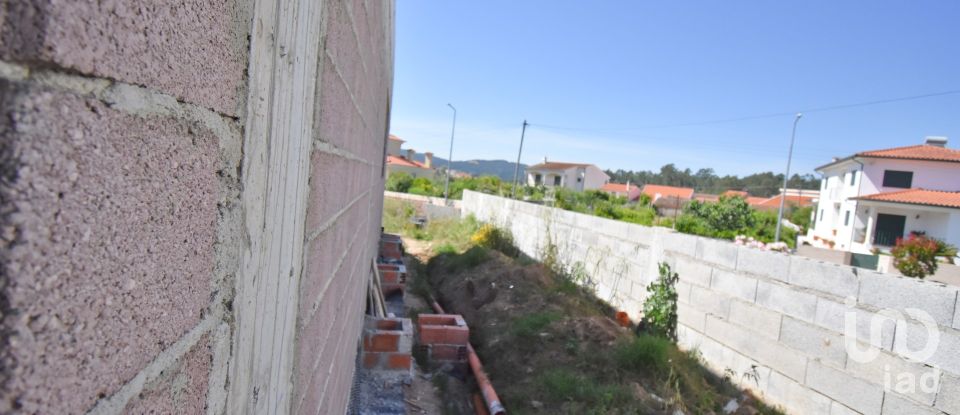 Terrain à bâtir à Miranda do Corvo de 1 305 m²
