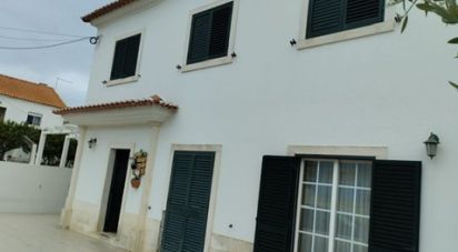 Casa / Villa T4 em Santo António da Charneca de 170 m²