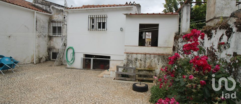 Casa tradicional T4 em Nossa Senhora da Conceição e São Bartolomeu de 242 m²