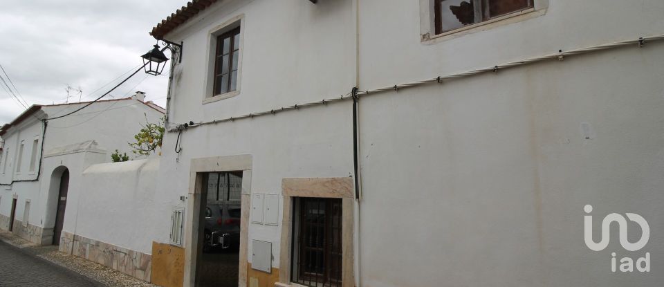 Casa tradicional T4 em Nossa Senhora da Conceição e São Bartolomeu de 242 m²
