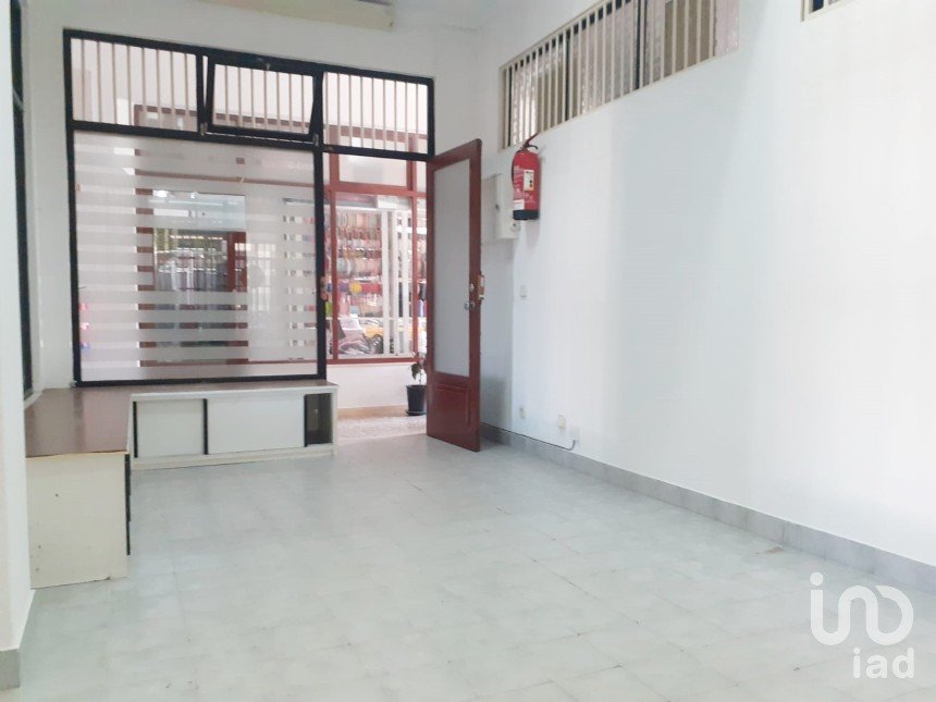 Shop / premises commercial in A dos Cunhados e Maceira of 17 m²