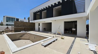 Maison T4 à Azeitão (São Lourenço e São Simão) de 180 m²