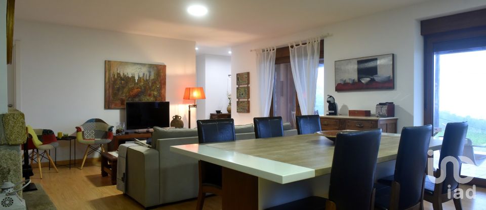 Casa / Villa T3 em Couto de Esteves de 130 m²