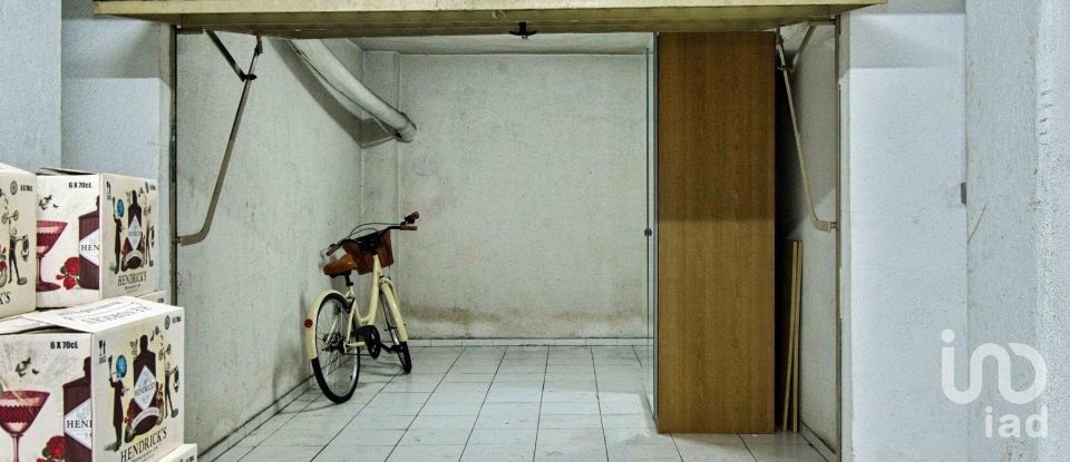 Parking/garage/box à Queluz e Belas de 14 m²