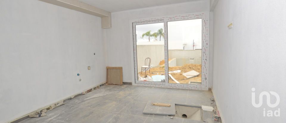 House T4 in Corroios of 207 m²
