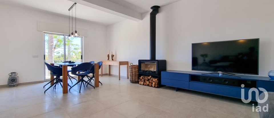 House T4 in Quarteira of 296 m²