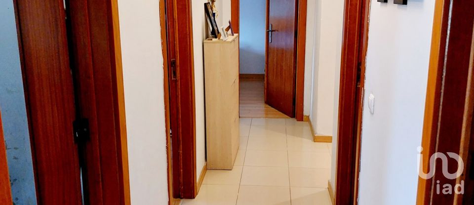 Apartamento T2 em Amora de 70 m²