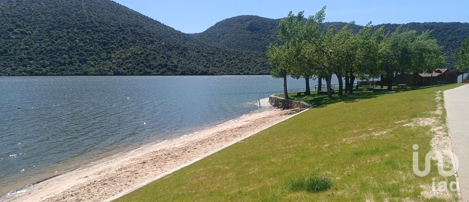 Terreno em Freixo de Espada à Cinta e Mazouco de 49 572 m²