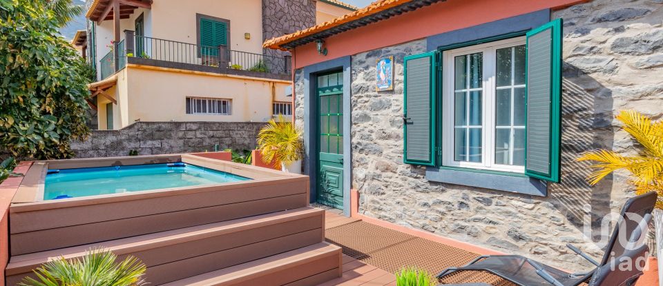 House T4 in Machico of 207 m²