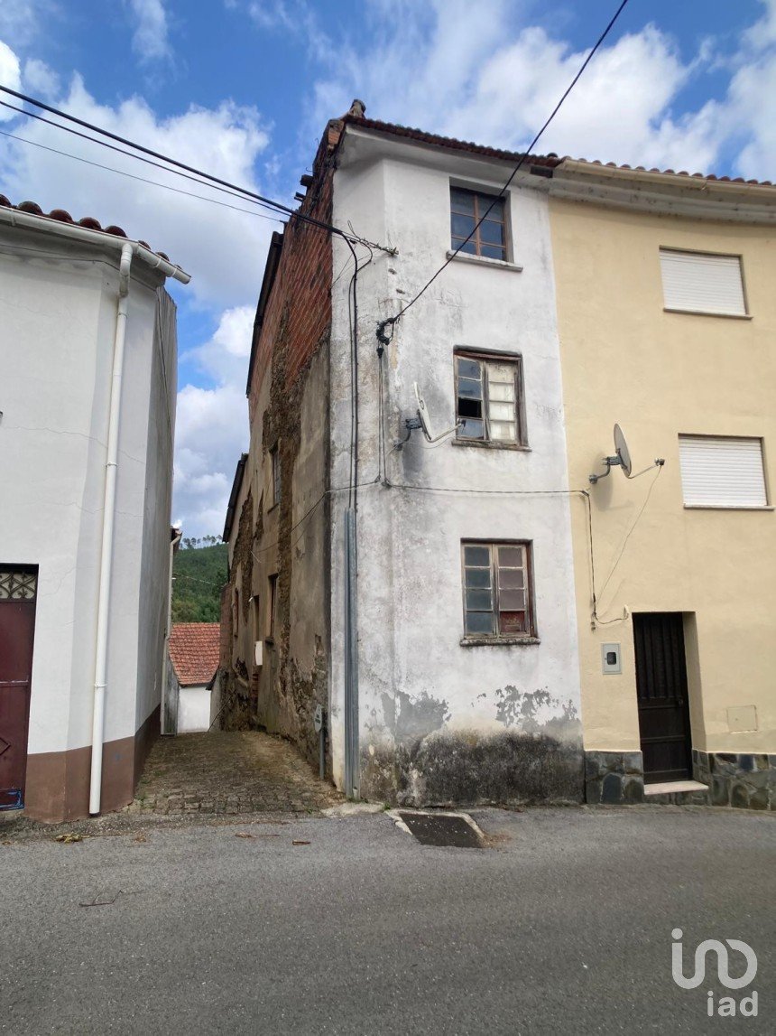 Maison de village T4 à Sobreira Formosa e Alvito da Beira de 300 m²