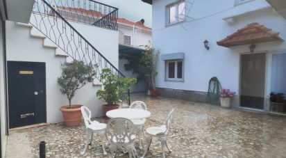 House T4 in Olivais of 200 m²