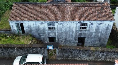 Maison traditionnelle T3 à Ribeiras de 207 m²