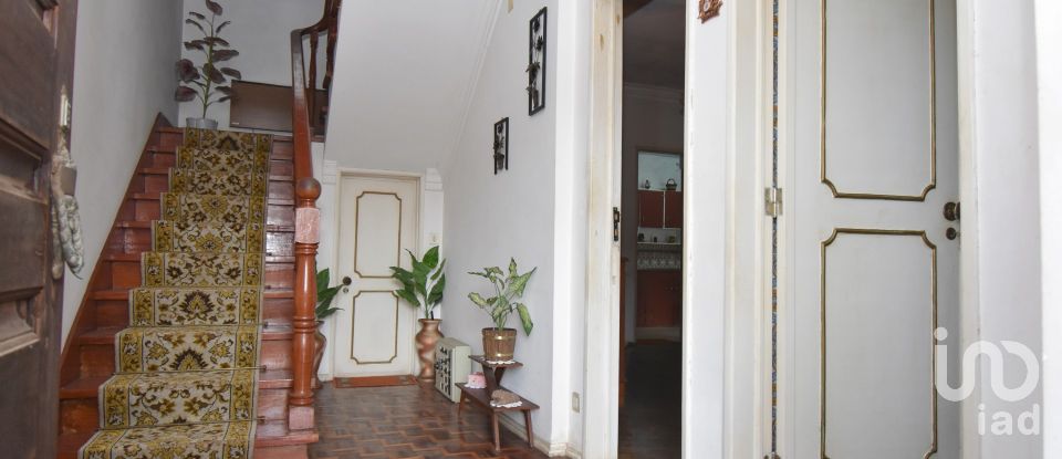 Traditional house T3 in Miranda do Corvo of 158 m²