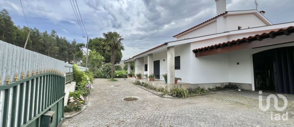 Casa T4 em Oliveira de Frades, Souto de Lafões e Sejães de 284 m²