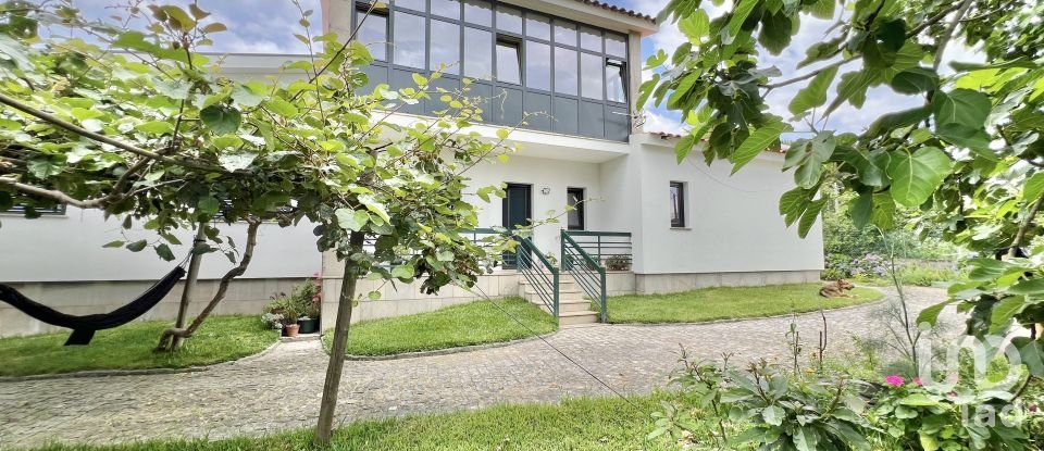 Casa T4 em Oliveira de Frades, Souto de Lafões e Sejães de 284 m²