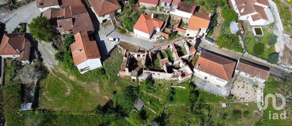 Casa T2 em Santa Comba Dão e Couto do Mosteiro de 115 m²