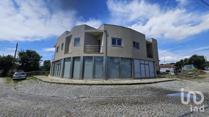 Prédio em Lordelo de 493 m²