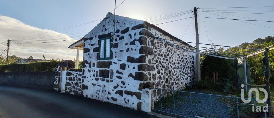 Traditional house T3 in Lajes do Pico of 209 m²